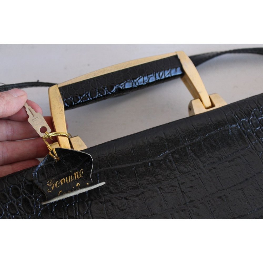 Vintage 1970s 1980s Briefcase / Stamped Leather Attache / With Lock, Handle, - Picture 5 of 10